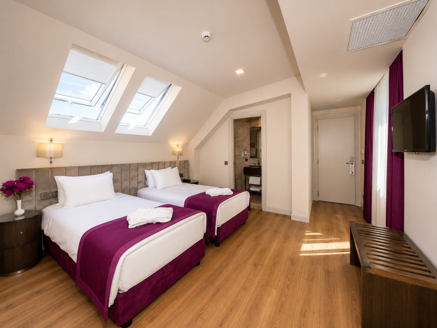 Comfort Room with City View