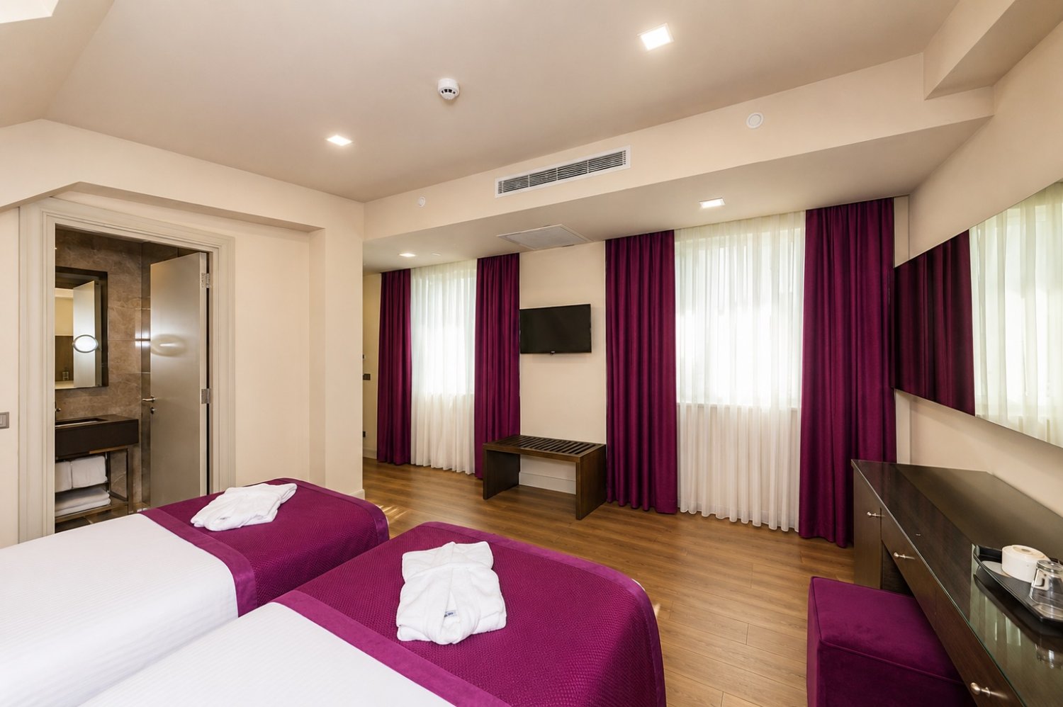 Comfort Room with City View